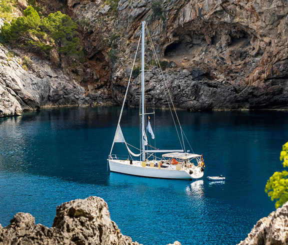 Cala de aguas turquesas en Mallorca
