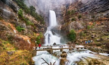 nacimiento del río Mundo para grupos